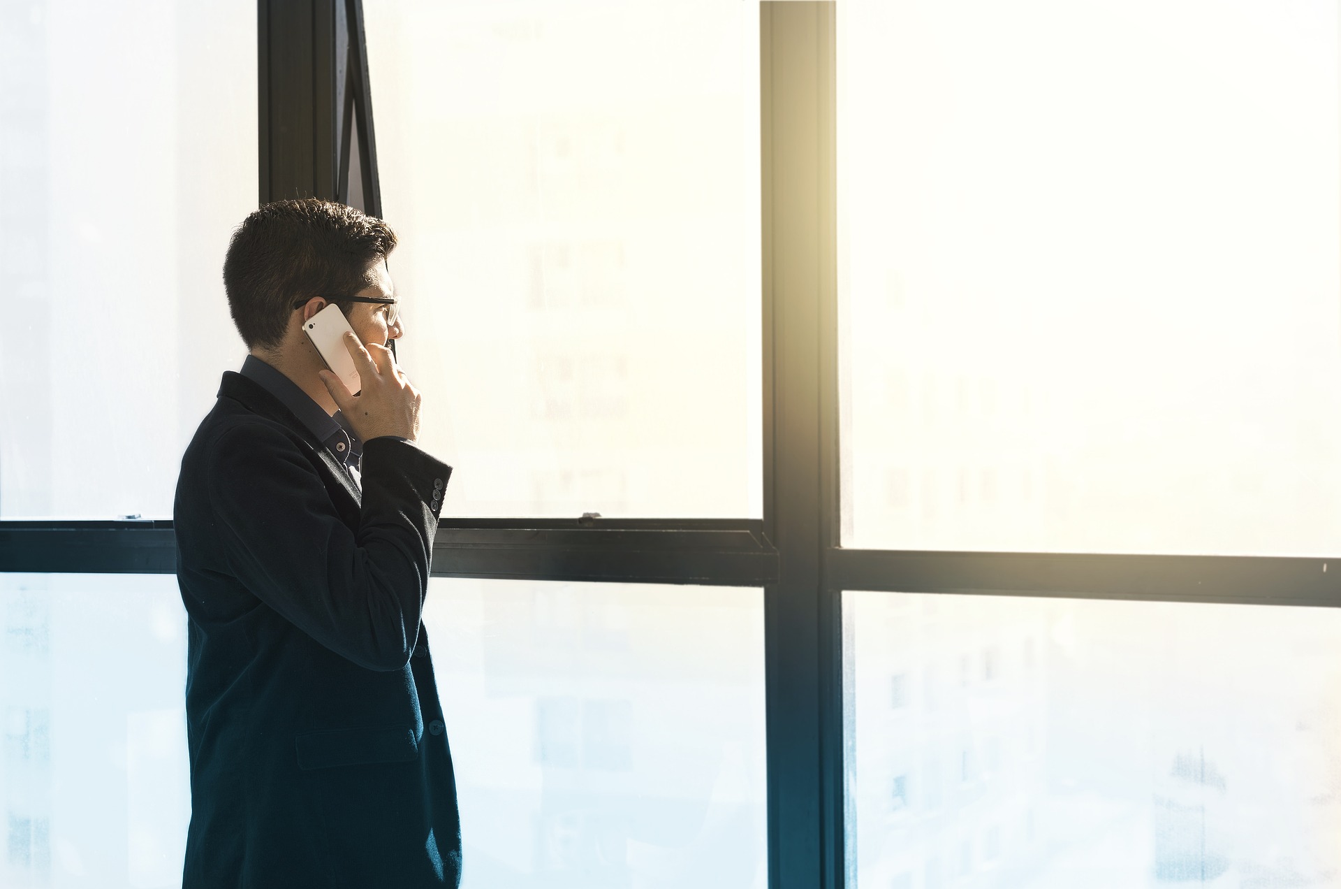 Businessmann am Telefon